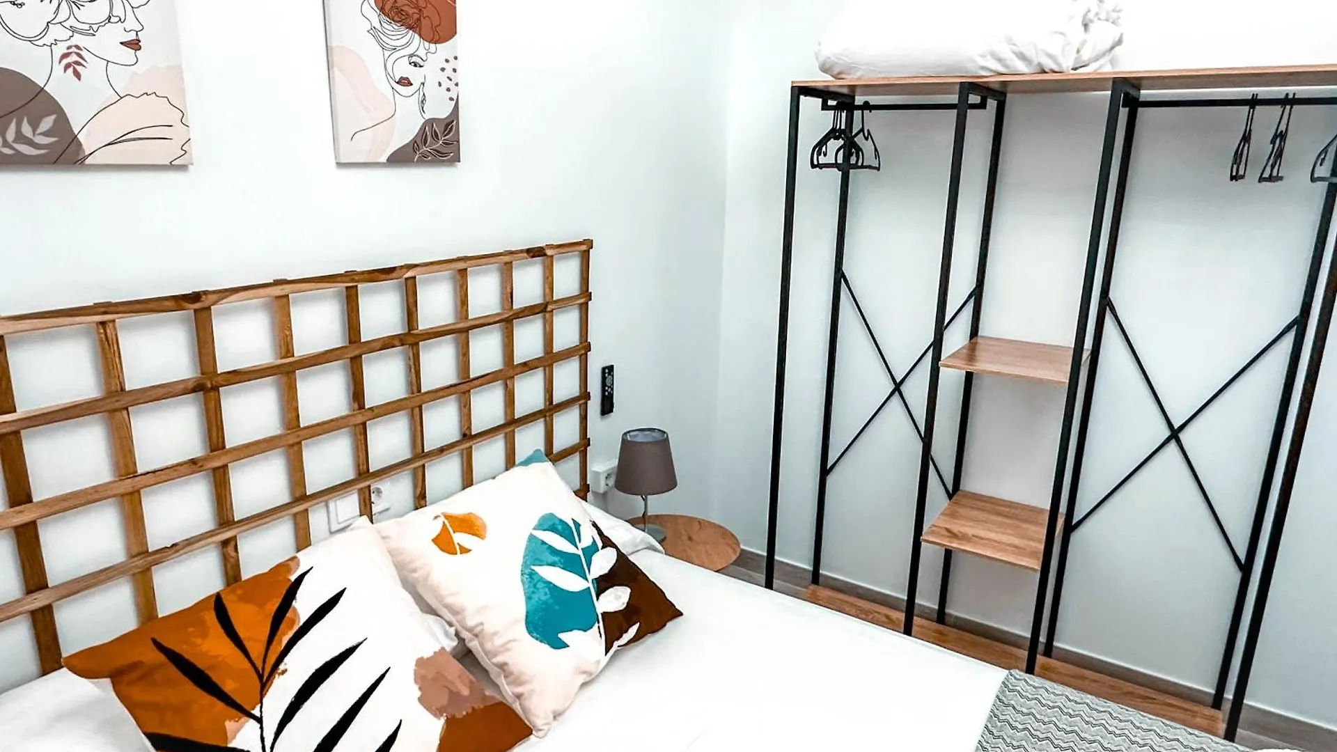 A&M Apartamento En Nervion Севилья 0*,